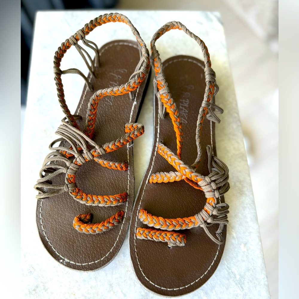 Plaka strappy women’s sandals size 8.5